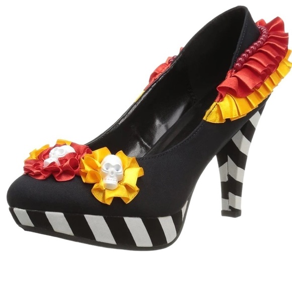 Ellie Shoes - NWOB Ellie Skull Flower Costume Pumps Size 7